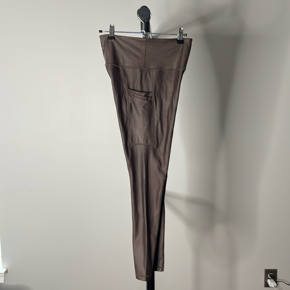 Zyia espresso tri pocket metallic light n tight